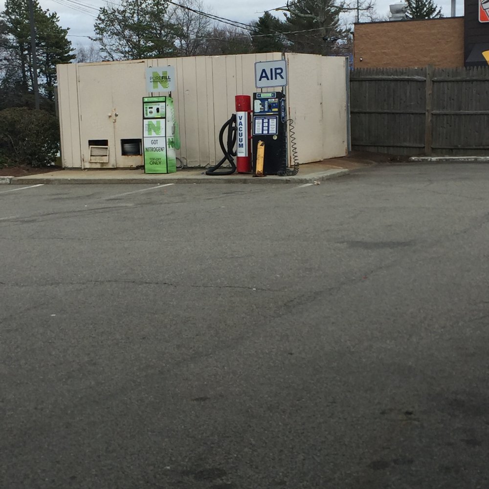 Mobil - Walpole Mobil -- 980 Providence Highway / Route 1 @ High Plain Street / Route 27, Walpole               Vacuum & Air - Gas Stations Near Me - Walpole, Massachusetts