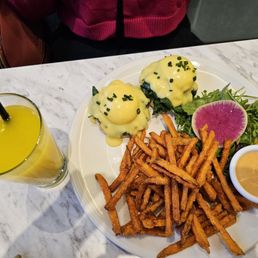 Salmon Eggs Benedict