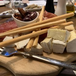 OK WineBar - Cheese and meat