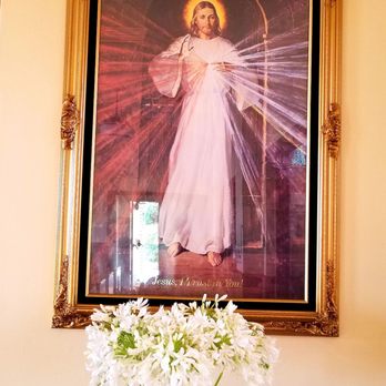 Saint Bernard Catholic Church - Divine Mercy painting in the small chapel of the parish - Churches Near Me - Bellflower, California Saint Bernard Catholic Church - Divine Mercy painting in the small chapel of the parish - Churches Near Me - Bellflower, California