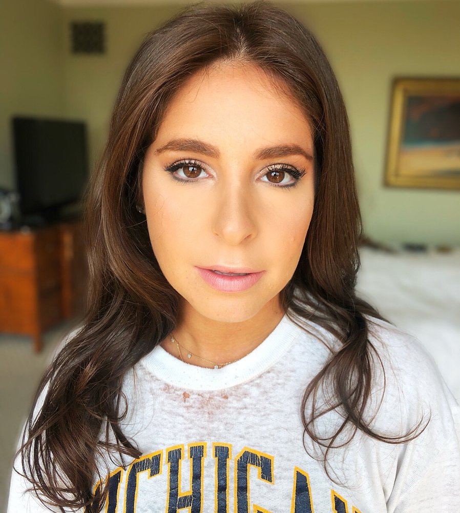 Looks By Caitlin Logo