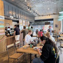 Luke's Lobster - Inside seating