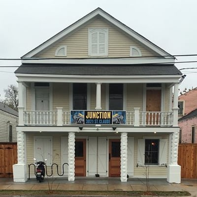 Junction Bar & Grill by null