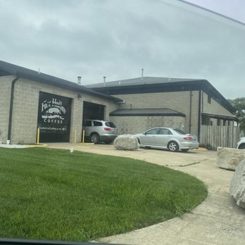 Fox Holler Coffee - cars parked in front of the building - Coffee & Tea Near Me - Effingham, Illinois Fox Holler Coffee - cars parked in front of the building - Coffee & Tea Near Me - Effingham, Illinois