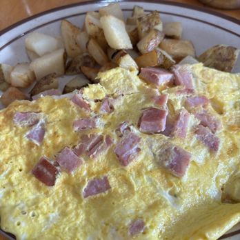 Bras D'or View - Western omelette - Canadian (New) Near Me - Bras D'or, Nova Scotia