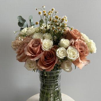 Twelve17 Designs - The Luxe Designers choice of a neutral palette - Floral Designers Near Me Twelve17 Designs - The Luxe Designers choice of a neutral palette - Floral Designers Near Me