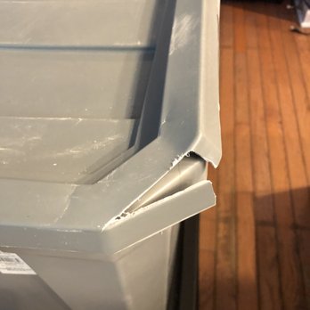Marc's Labor & Moving Solutions - Even heavy plastic tubs were damaged as a result of the movers standing on them - Movers Near Me Marc's Labor & Moving Solutions - Even heavy plastic tubs were damaged as a result of the movers standing on them - Movers Near Me