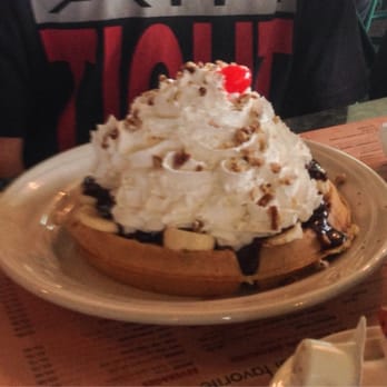 Mr. Pancake - Yummy banana split pancake!! - American Near Me - Wisconsin Dells, Wisconsin Mr. Pancake - Yummy banana split pancake!! - American Near Me - Wisconsin Dells, Wisconsin