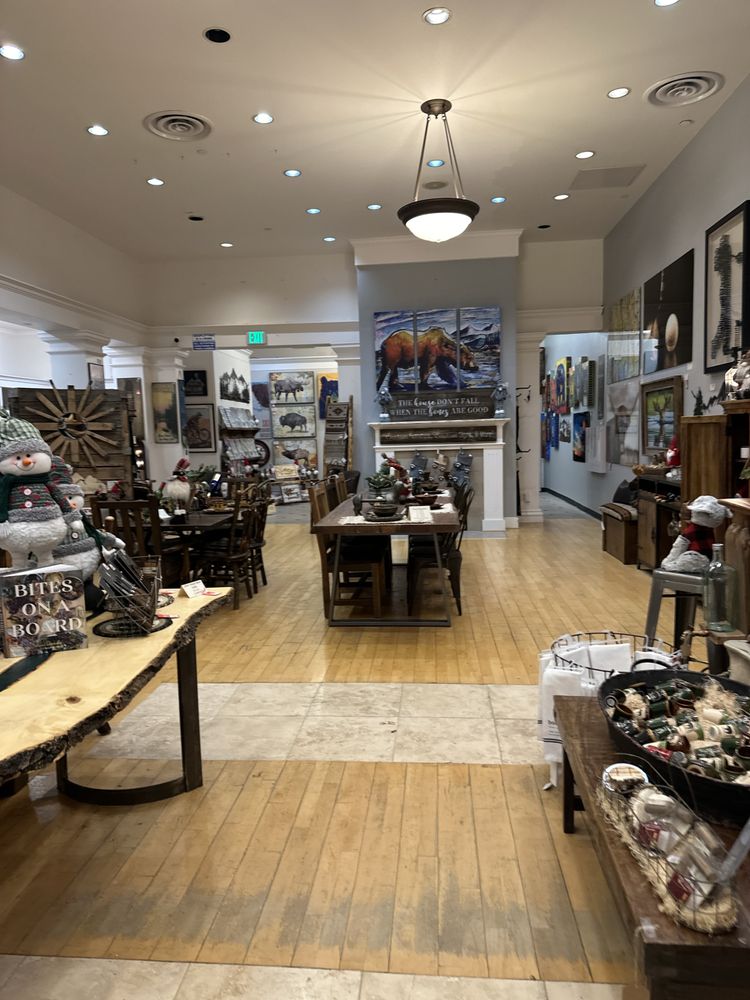 CLEVELAND CREEK LODGE & LOG FURNITURE Updated September 2024 23