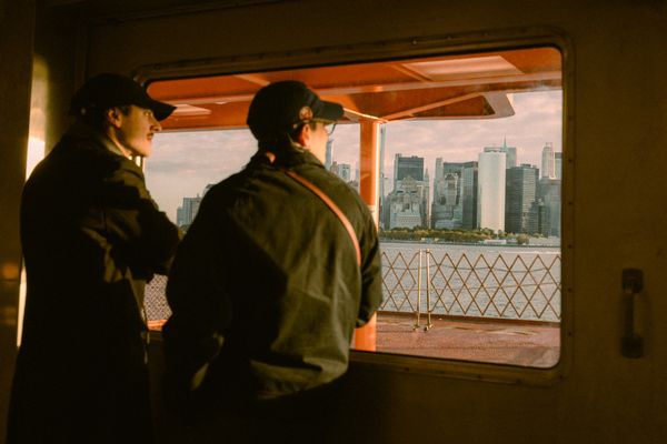 47th Street Photo Must Have Accessory Kit for the Canon 450D, 1000D, X 7th Avenue New York: The Iconic Avenue in the Heart of NY