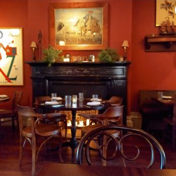 Lowland Tavern - Dining room - New American Near Me - Charleston, South Carolina Lowland Tavern - Dining room - New American Near Me - Charleston, South Carolina