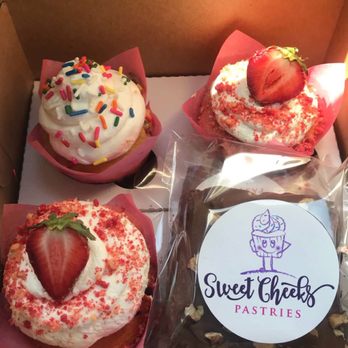 Sweet cheeks pastries - Custom Cakes Near Me - Hawthorne, California Sweet cheeks pastries - Custom Cakes Near Me - Hawthorne, California