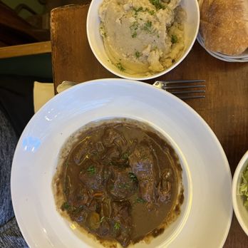 Nüetnigenough - Flemish beef stew with St. Bernardas prior - Belgian Near Me - Brussels, BRU Nüetnigenough - Flemish beef stew with St. Bernardas prior - Belgian Near Me - Brussels, BRU