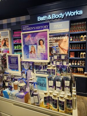 Bath & Body Works by null