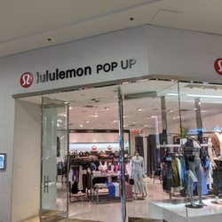 Lululemon - Entrance
