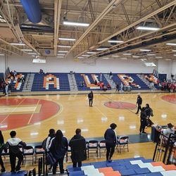 Maury High School - Nice size gym
