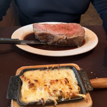 The Stonehouse - Mac and cheese and prime rib - American Near Me - Escanaba, Michigan