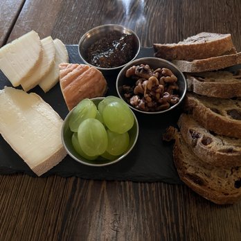 Perle Restaurant - Charcuterie board - New American Near Me - Pasadena, California