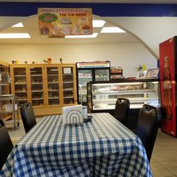 Lazo #1 Pupuseria y Restaurante - Bakery