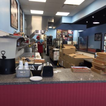Duck Donuts - Friendly staff member - Donuts Near Me - Alexandria, Virginia Duck Donuts - Friendly staff member - Donuts Near Me - Alexandria, Virginia