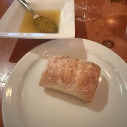 Bucatino Restaurant and Winebar - Fresh dinner rolls