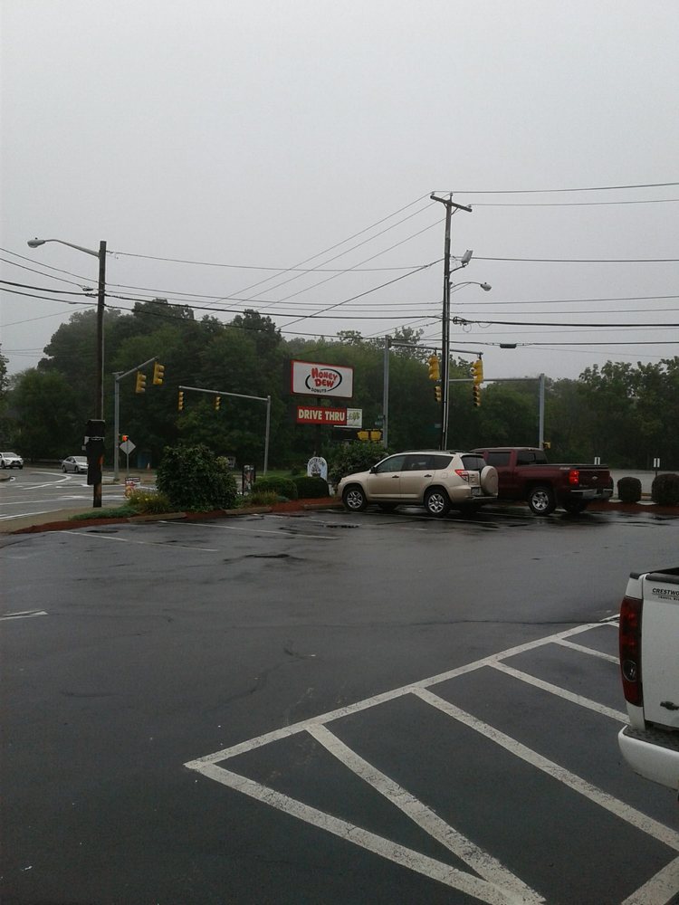 HONEY DEW DONUTS Updated September 2024 1085 Waterman Ave, East Providence, Rhode Island