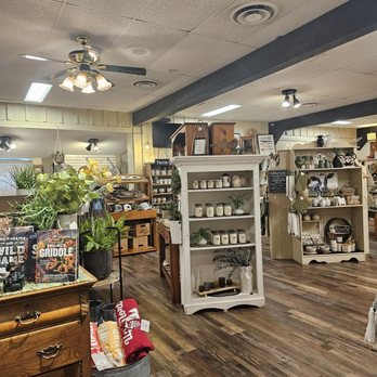 Lazy Bear Grill - Gift shop - so cute!!! - American Near Me - Barnum, Minnesota Lazy Bear Grill - Gift shop - so cute!!! - American Near Me - Barnum, Minnesota