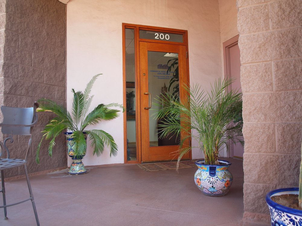 COMMERCIAL RETAIL ADVISORS 5420 E Broadway Blvd, Tucson, Arizona