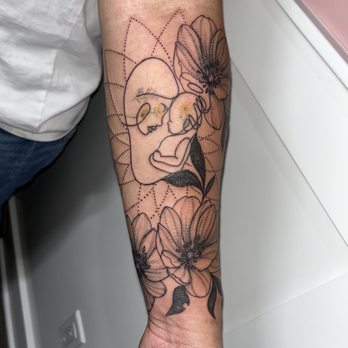Corazon Sagrado Tattoos - Tattoo Near Me - West hills, California
