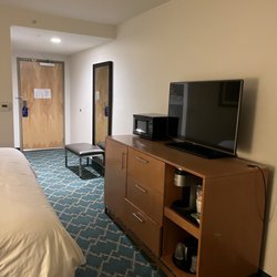 Holiday Inn Express & Suites West Ocean City - View Facing the door.