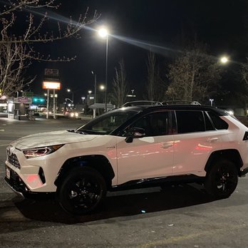 Lithia Toyota of Springfield - New RAV4 hybrid - Auto Repair Near Me - Springfield, Oregon