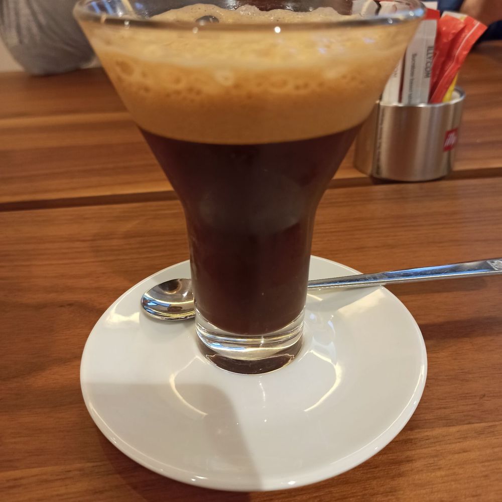 illy Cafe - Cafes Near Me - London, XGL illy Cafe - Cafes Near Me - London, XGL