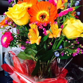 Jeannettes Flowers - Beautiful arrangement!! Brings life to my office. Thanks Linda and Wayne!! - Florists Near Me - Campbell, California Jeannettes Flowers - Beautiful arrangement!! Brings life to my office. Thanks Linda and Wayne!! - Florists Near Me - Campbell, California