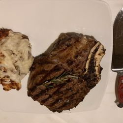 River Willow - Good sized medium rare perfectly cook rib eye