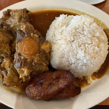 Bella Cuba - Oxtails with rice, plantains and black beans - Cuban Near Me - Santa Ana, California Bella Cuba - Oxtails with rice, plantains and black beans - Cuban Near Me - Santa Ana, California