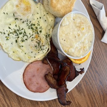 Brick & Spoon - American breakfast with corn grits - Breakfast & Brunch Near Me - Gulfport, Mississippi Brick & Spoon - American breakfast with corn grits - Breakfast & Brunch Near Me - Gulfport, Mississippi