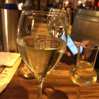 Enoteca da Eliseo - Wine Bars Near Me - Monterosso Al Mare, SP