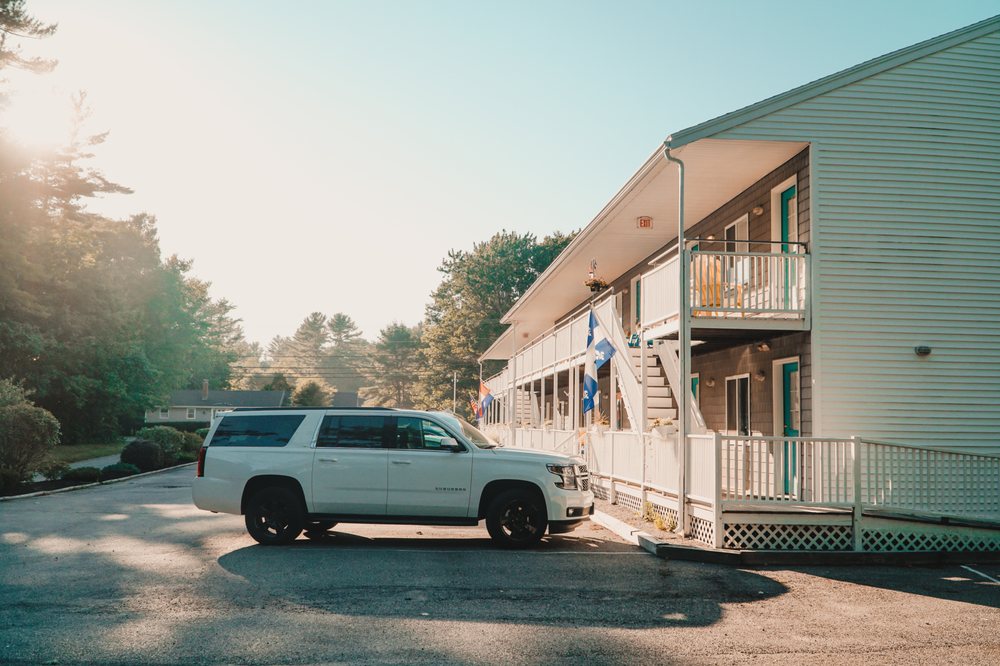 THE INN AT RIDGE ROAD Updated August 2024 11 Photos 281 Ridge Rd, York, Maine Hotels