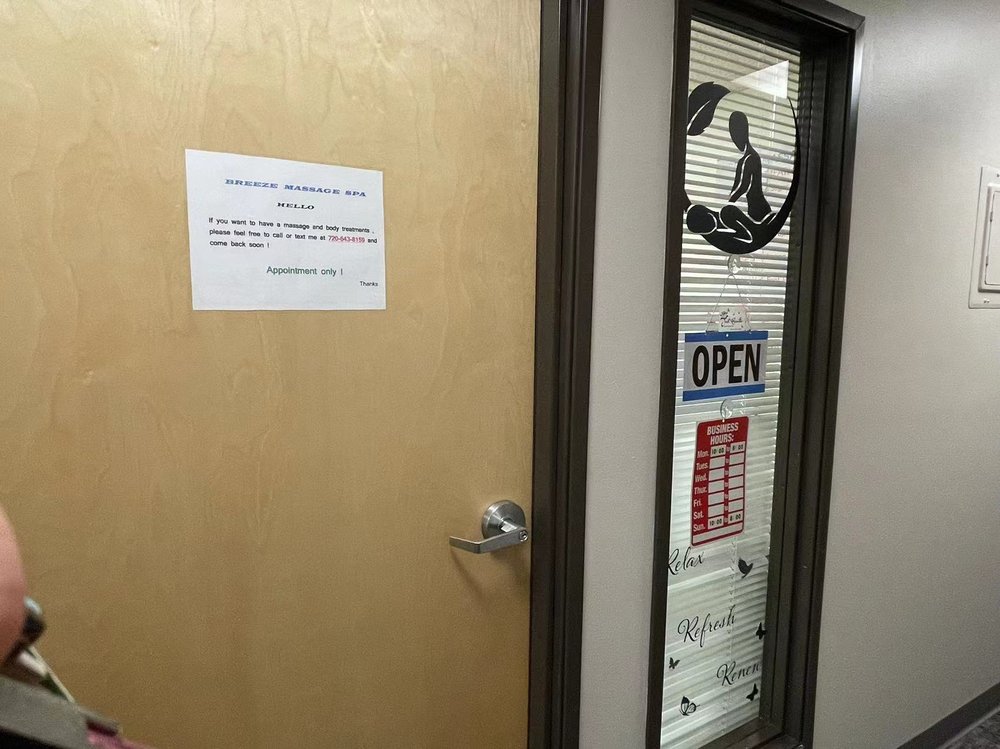 Breeze Massage Spa Logo