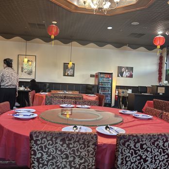 Bamboo - a dining room with a red table cloth - Chinese Near Me - Norristown, Pennsylvania