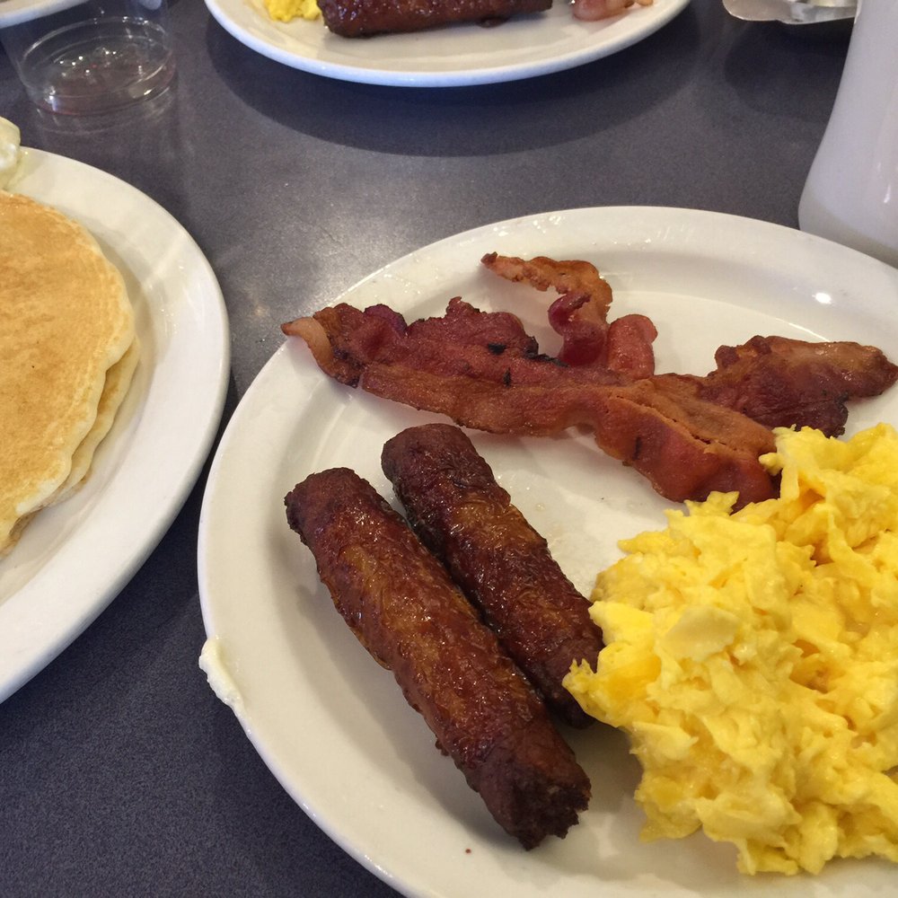 Annie's Cafe - Temecula - Breakfast & Brunch Near Me - Temecula, California