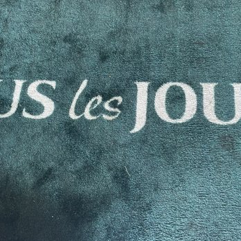 Tous Les Jours - Floor mat at entrance - Bakeries Near Me - Jacksonville, Florida