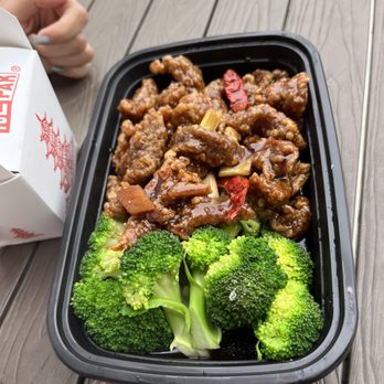 Yang Chow 2.0 - Szechuan beef - Chinese Near Me - Long Beach, California