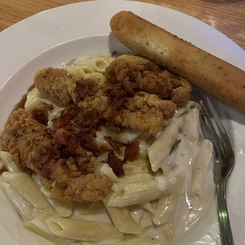 Applebee's Grill + Bar - Four cheese pasta with honey pepper chicken - Sports Bars Near Me - Cambridge, Minnesota Applebee's Grill + Bar - Four cheese pasta with honey pepper chicken - Sports Bars Near Me - Cambridge, Minnesota