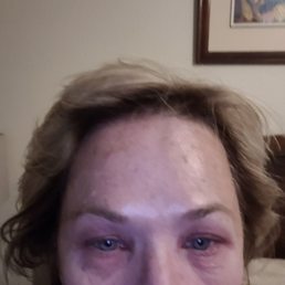 Don't go to amazing Lash studio in New Braunfels. They toldl me to use baby oil to get the eye lashes off. This is serious. Don't go to amazing Lash studio in New Braunfels. They toldl me to use baby oil to get the eye lashes off. This is serious.