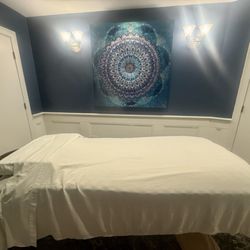 The Right Touch Day Spa - Massage bed