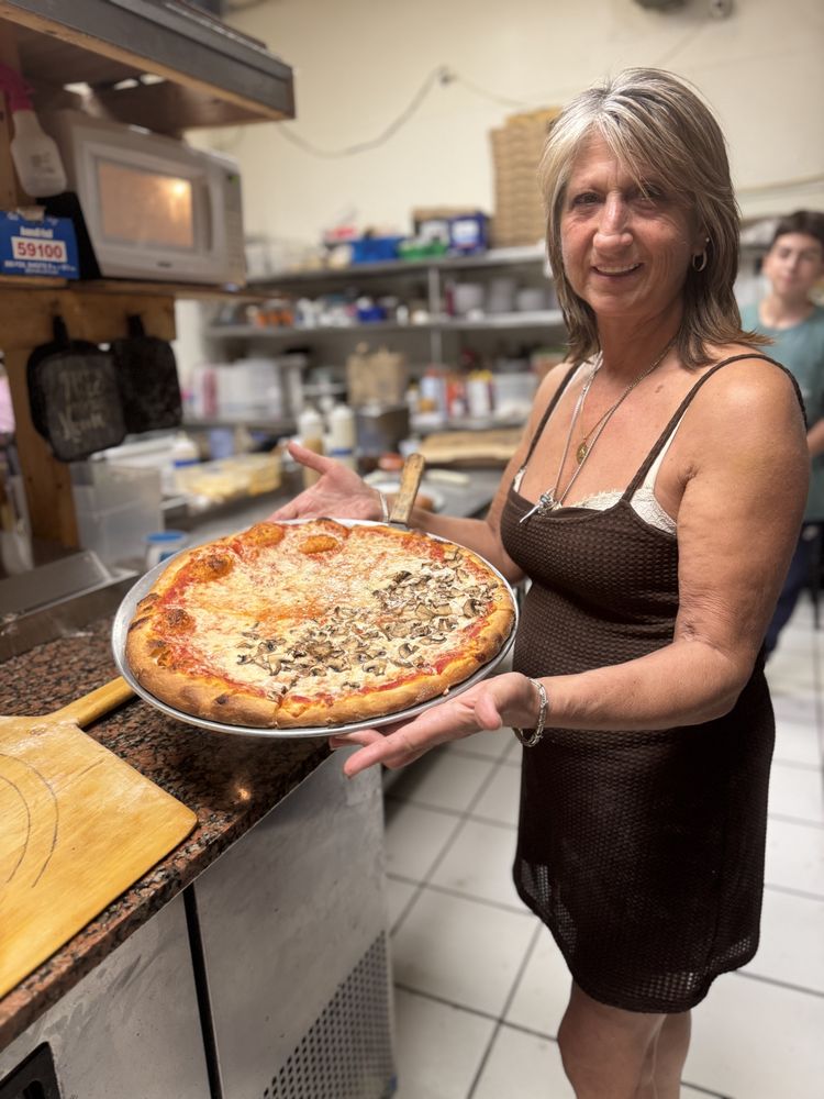 Nonnas Pizza Restaurant