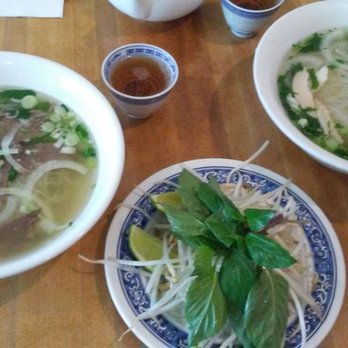 Phở Minh - Beef Pho (L) & Chicken Pho (R)... - Vietnamese Near Me - Pittsburgh, Pennsylvania Phở Minh - Beef Pho (L) & Chicken Pho (R)... - Vietnamese Near Me - Pittsburgh, Pennsylvania