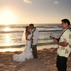 Akahi Productions - Beach Wedding