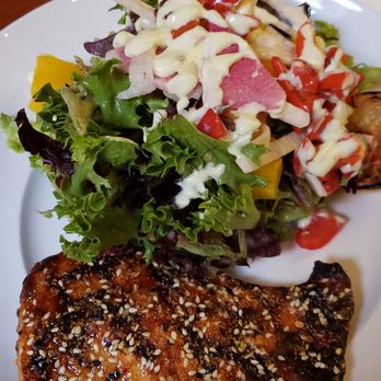 Seasons 52 - Salmon salad, the salmon was perfectly cooked - New American Near Me - Altamonte Springs, Florida